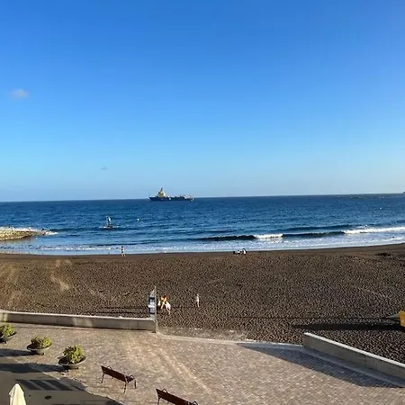 Pieds Dans L'eau - Vue Sur - Playa De